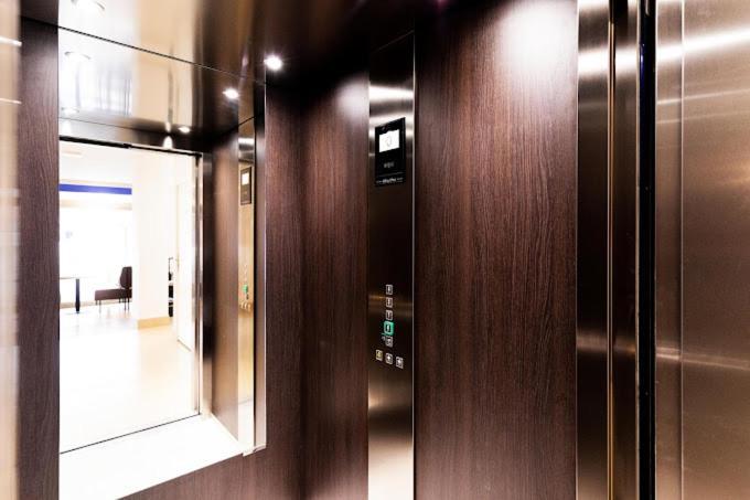 Hotel Le Theatre Suresnes Zewnętrze zdjęcie