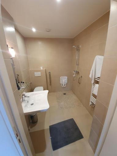 Hotel Le Theatre Suresnes Zewnętrze zdjęcie